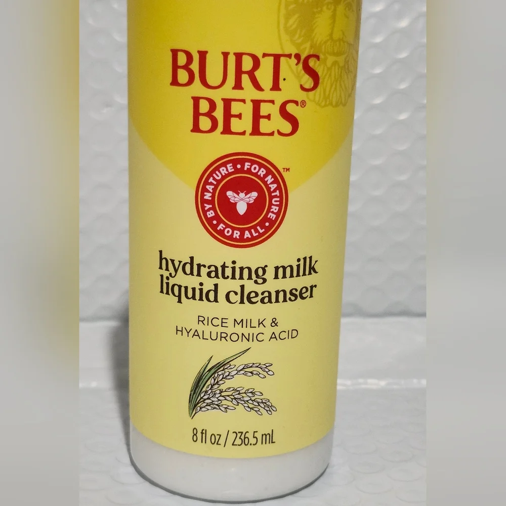 Burt's Bees Hydrating Milk Liquid Cleanser